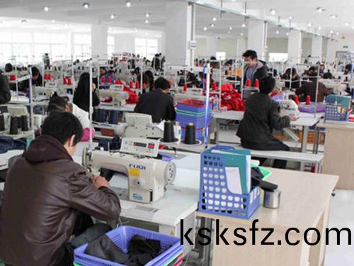 防靜電(dian)服生産車間(jian)