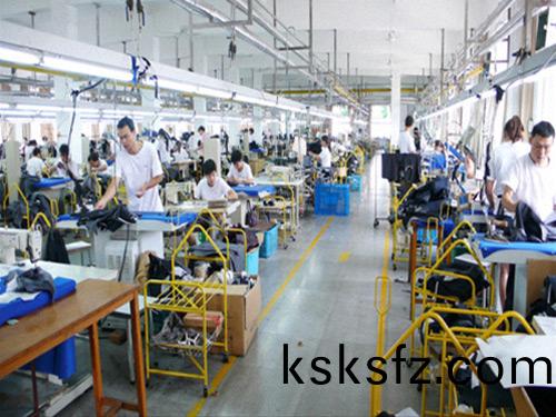 襯(chen)衫(shan)生産(chan)車(che)間